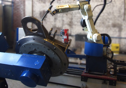 Hidraulinių keltuvų suvirinimo robotas