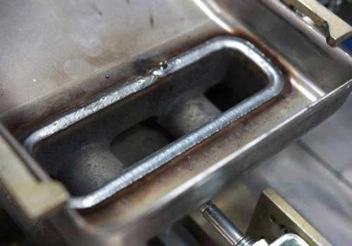 Kolektorių suvirinimo robotas