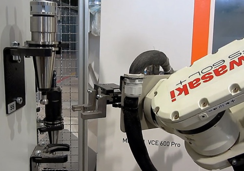 Mechaninio apdirbimo staklių pakrovimo robotas