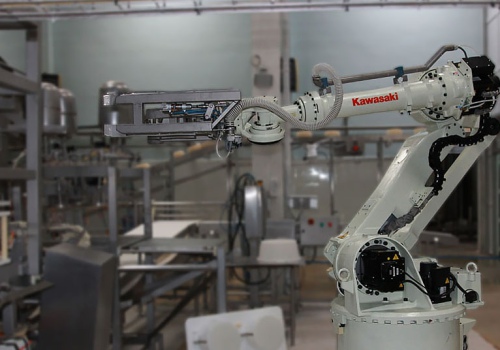 Sūrio formų pakrovimo ir iškrovimo robotas