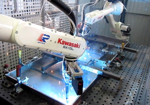 Metalinių durų suvirinimo robotas