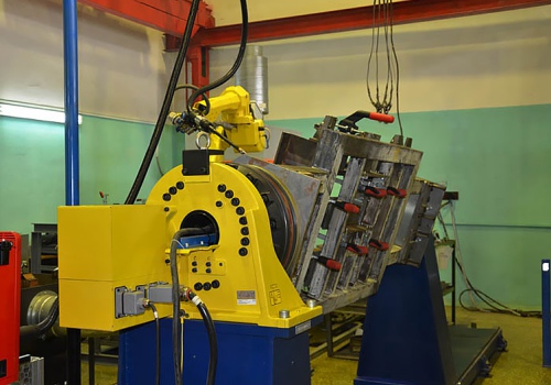 Rėminių konstrukcijų suvirinimo robotas