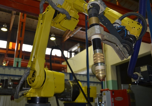 Kampų ir profilių pjovimo robotas