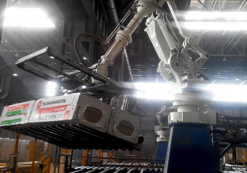 Putplasčio paletavimo robotai