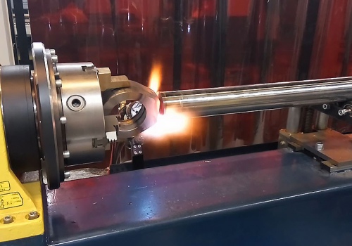 Strypų suvirinimo su kaitinimu robotas