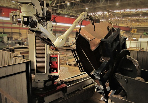 Didelių gabaritų kaušų suvirinimo robotas