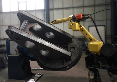 Automobilinių hidraulinių keltuvų suvirinimo robotas