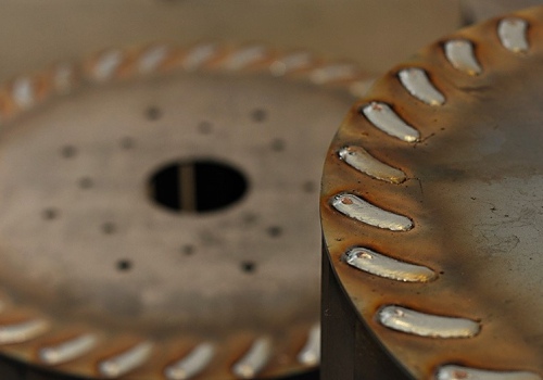 Ventiliatorių korpusų suvirinimo robotas