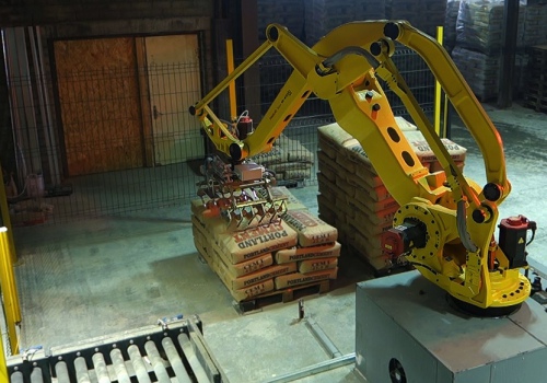 Cemento maišų paletavimo robotas