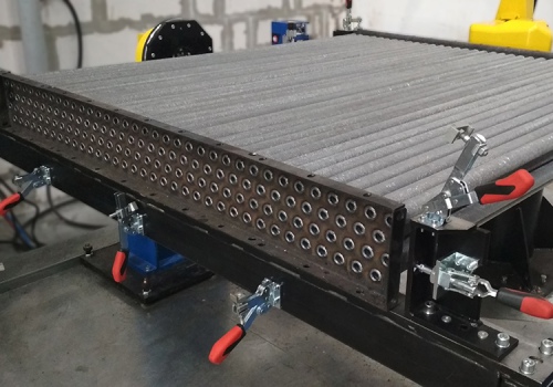 Kaloriferių suvirinimo robotas