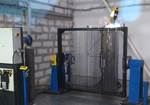 Kaloriferių suvirinimo robotas