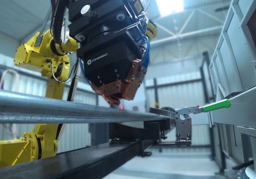 Lazerinio prilydymo su priedu robotas