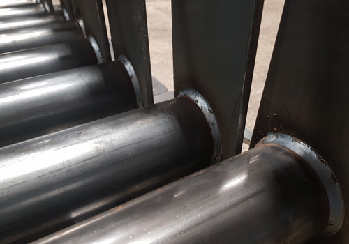 Ritinėlių atramų suvirinimo robotas