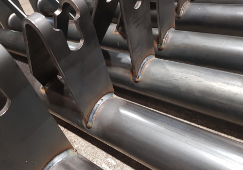 Ritinėlių atramų suvirinimo robotas