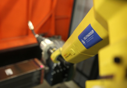 Radiatorių litavimo robotas