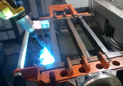 Lifto pagrindo suvirinimo robotas