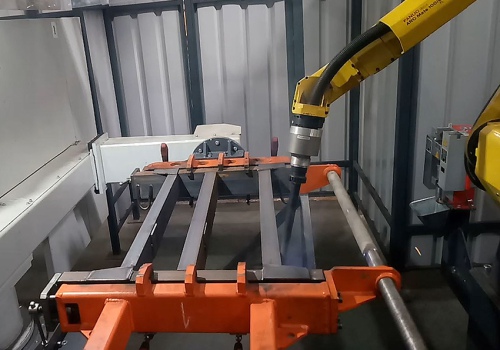 Lifto pagrindo suvirinimo robotas