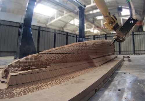 3D medžio frezavimo robotas