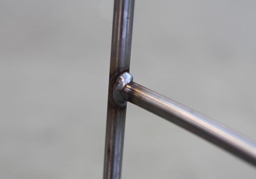 Biuro kėdžių suvirinimo robotas