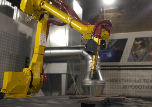 Nuožulnų nuėmimo ir dujinio 3D pjovimo robotas