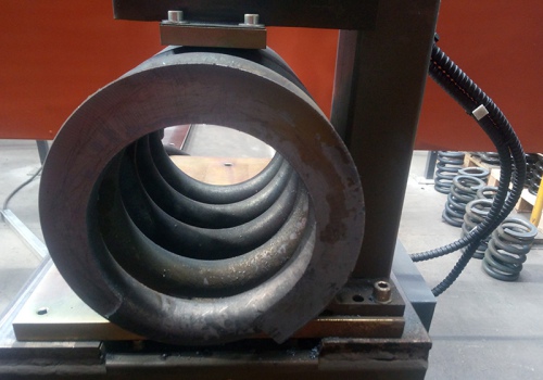 Spyruoklių plazminio pjovimo robotas