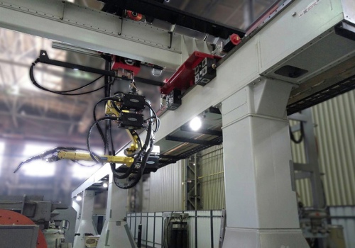 Konsolinio tipo gaminių suvirinimo robotas