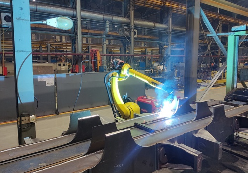 Dyzelinio lokomotyvo vežimėlio rėmo suvirinimo robotas