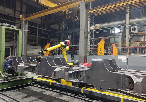 Dyzelinio lokomotyvo vežimėlio rėmo suvirinimo robotas