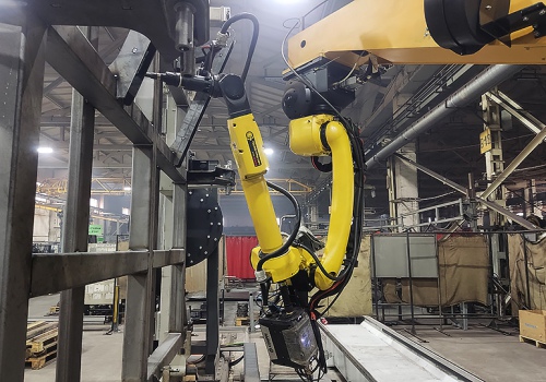 Kultivatorių rėmų suvirinimo robotas