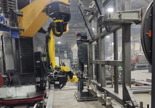 Kultivatorių rėmų suvirinimo robotas