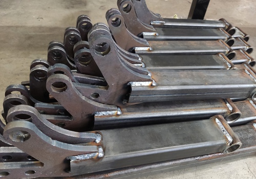 Grūdų sėjamosios vilkties suvirinimo robotas