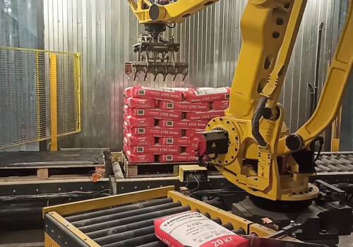 Sausų mišinių paletavimo robotas