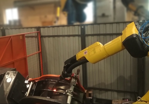 Ventiliatorių ratų suvirinimo robotas