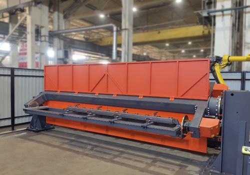 Žemės ūkio technikos elementų suvirinimo robotas