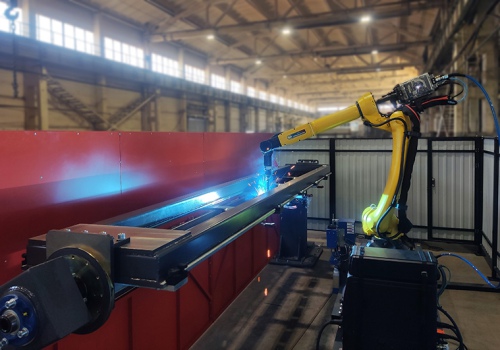 Žemės ūkio technikos elementų suvirinimo robotas