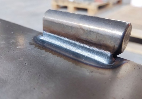 Spintų ir durų suvirinimo robotas