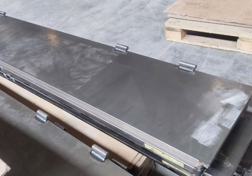 Spintų ir durų suvirinimo robotas