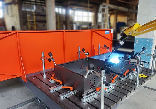 Spintų ir durų suvirinimo robotas