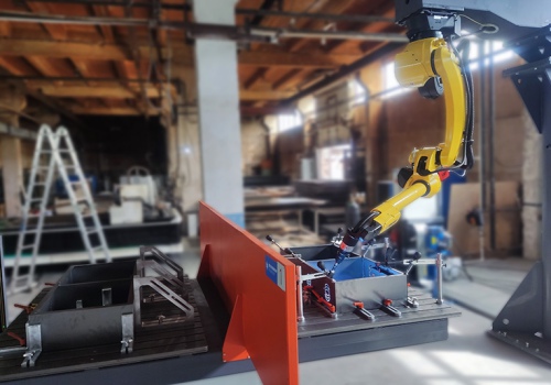 Spintų ir durų suvirinimo robotas