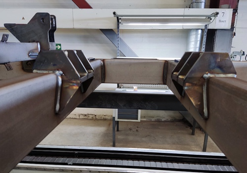 Priekabos rėmo suvirinimo robotas