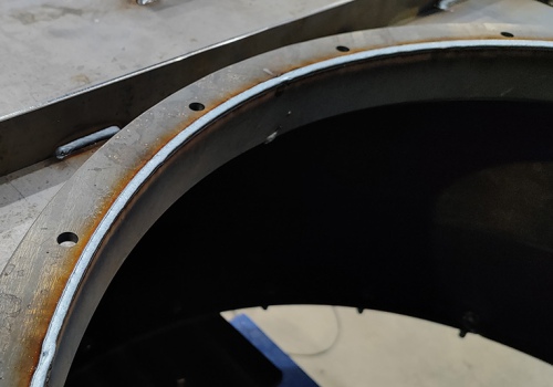 Ventiliatorių korpusų suvirinimo robotas