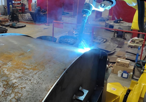 Ventiliatorių korpusų suvirinimo robotas