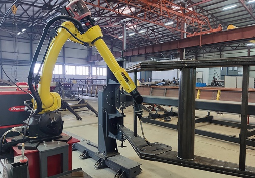 Ekskavatoriaus strėlės suvirinimo robotas