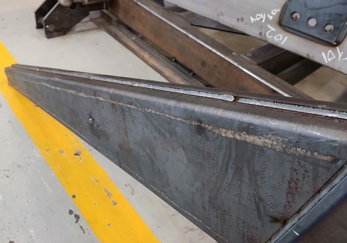 Ekskavatoriaus strėlės suvirinimo robotas