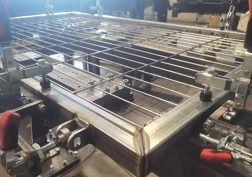 Užtvarų suvirinimo robotas