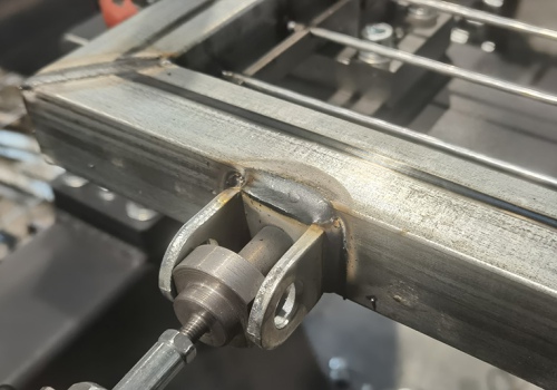 Užtvarų suvirinimo robotas