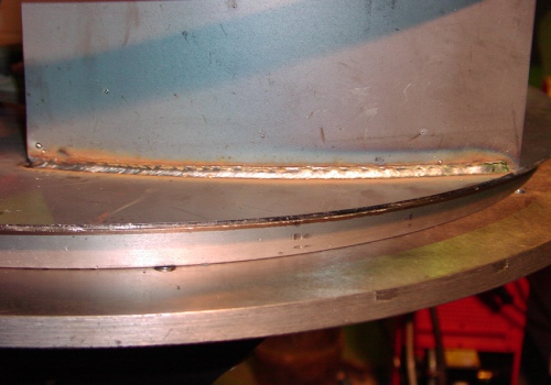 Ventiliatoriaus korpuso suvirinimo robotas