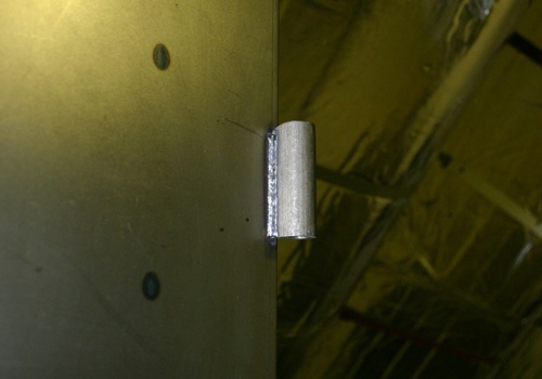 Laiptinės durų suvirinimo robotas