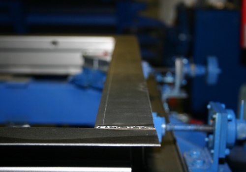 Laiptinės durų suvirinimo robotas