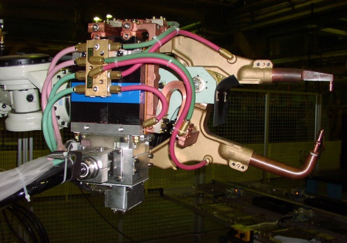 Lifto valdymo panelių kontaktinio suvirinimo robotas